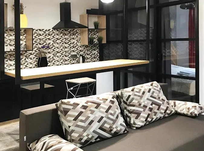 Lion King Lesya Ukrainka شقة إلفيف